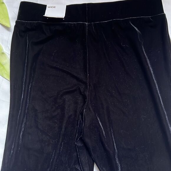 ⭐️NEW Cleo Petites Velvet Wide Leg Pull On Pant⭐️ - Picture 9 of 10